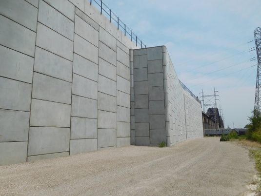 Side View of Reinforced Earth® Wall at Merchants Bridge